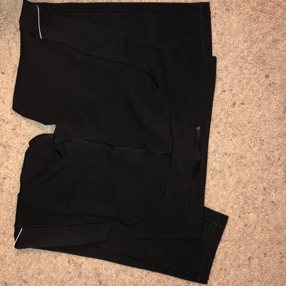 Black Lululemon leggings - Picture 3 of 3